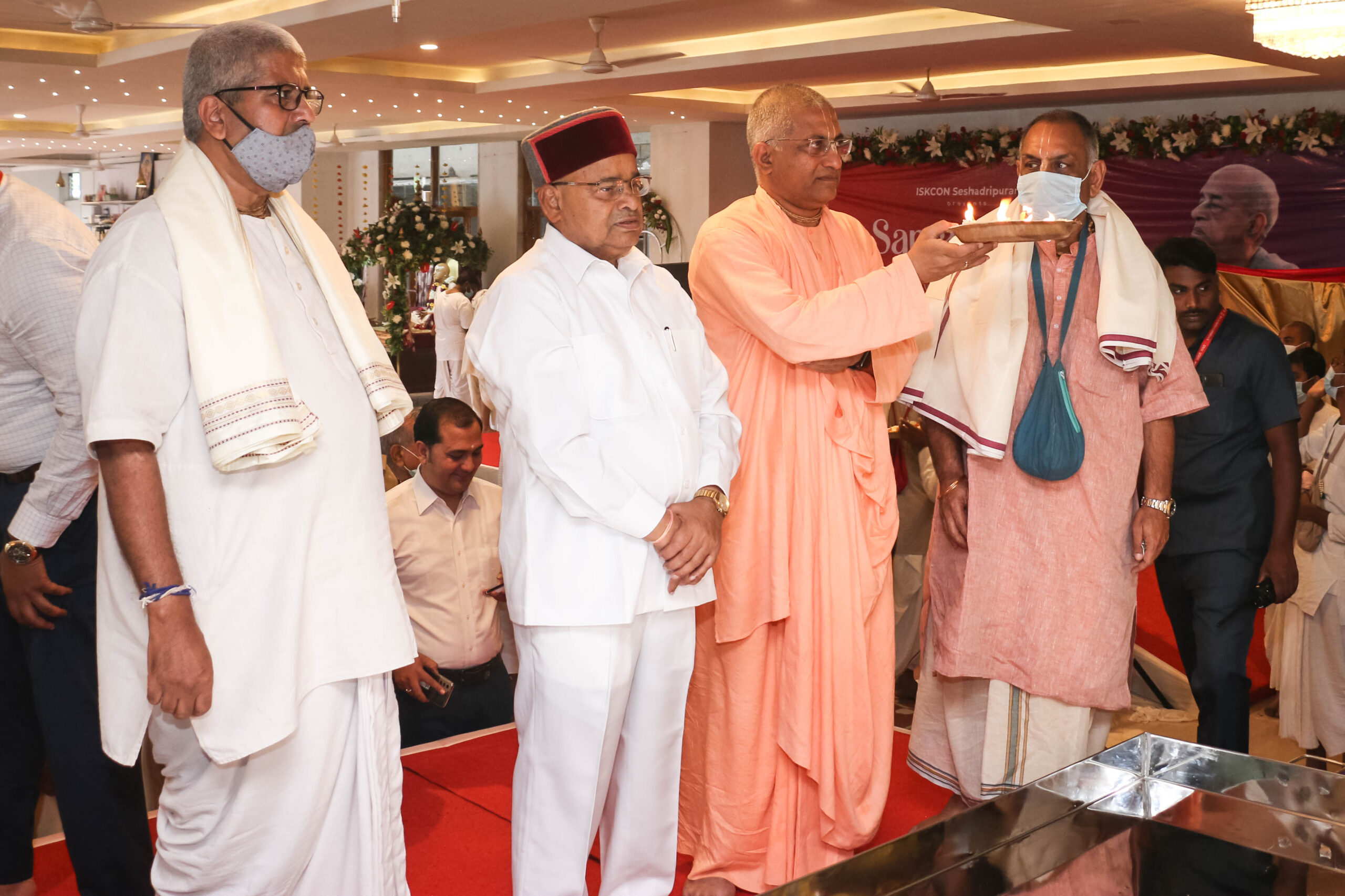 The Maharaja of Mysore visited ISKCON Bangalore - ISKCON Bangalore